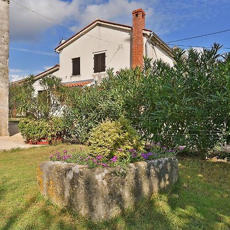 House Monteci 1378 Galižana Exterior foto