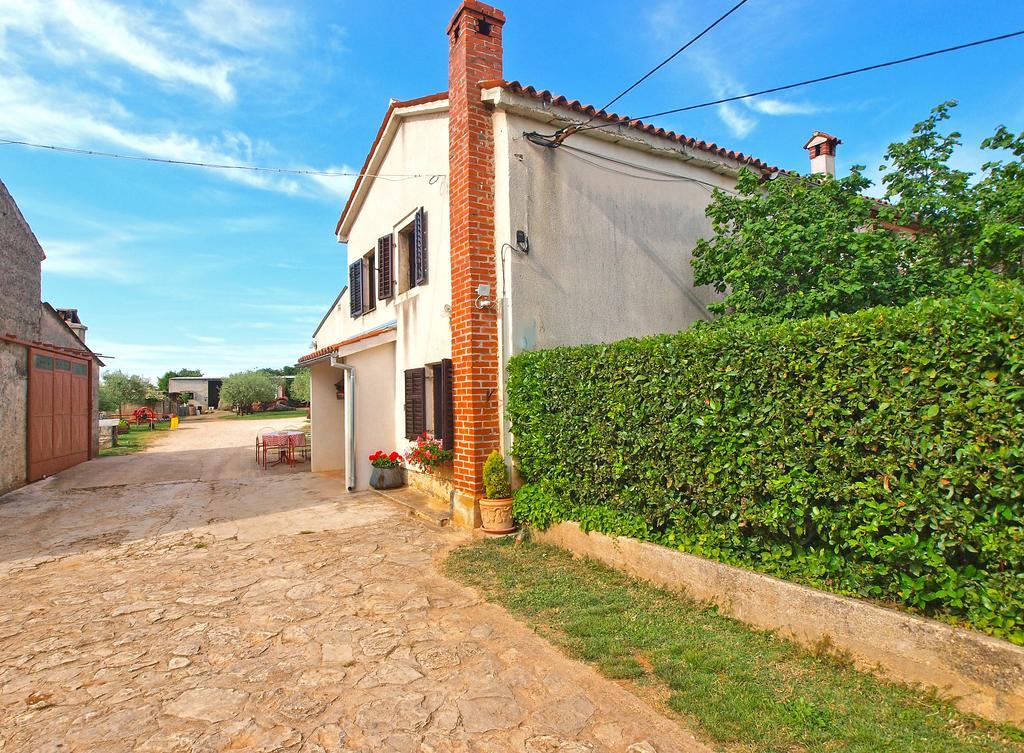 House Monteci 1378 Galižana Exterior foto